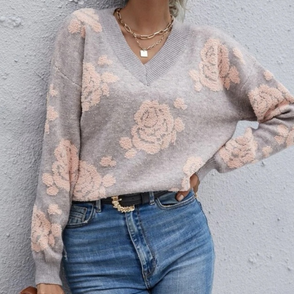 New gray v neck floral print sweater